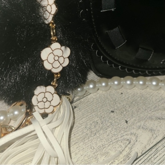 EUC DIOR POUCH CROSSBODY authentic - Picture 12 of 14